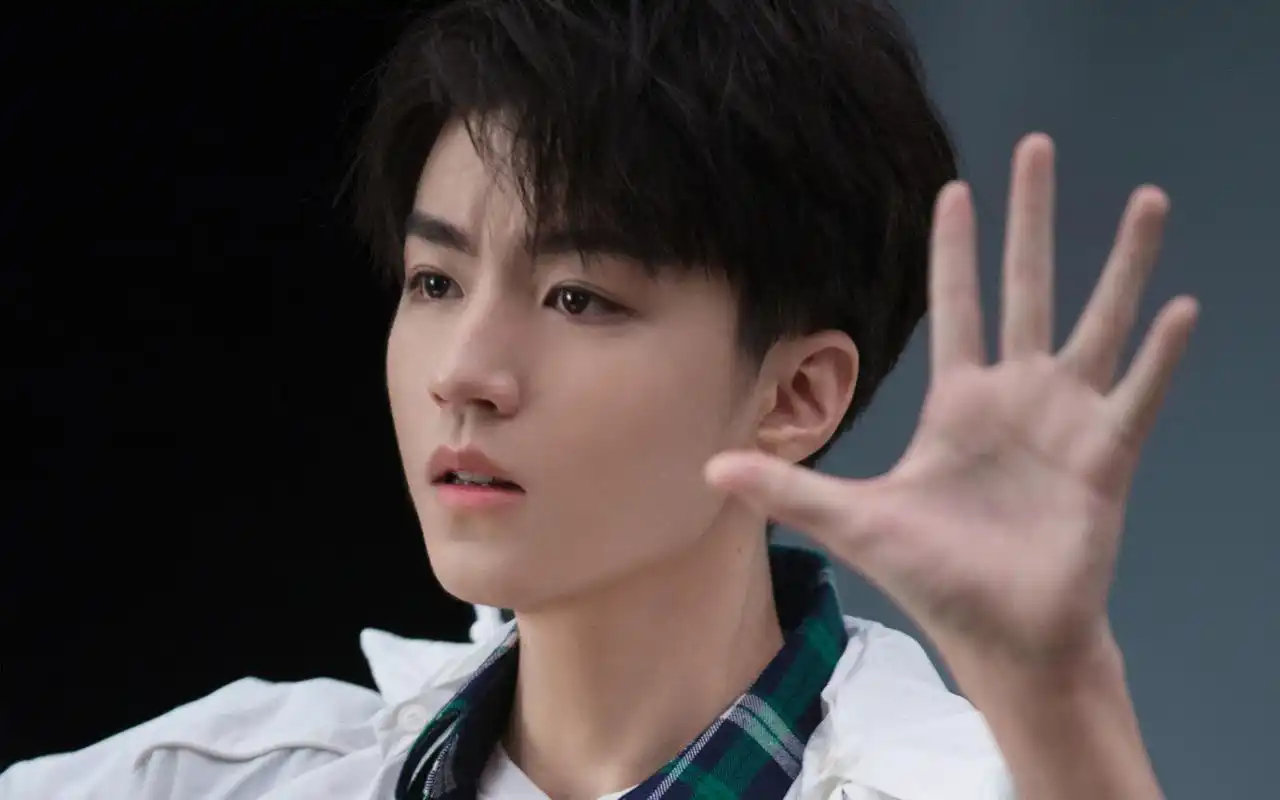 王俊凯广告花絮图片桌面壁纸