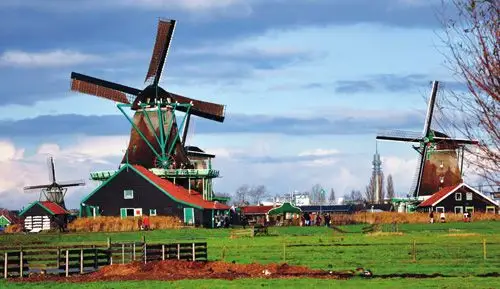 荷兰的的市郊小镇:风车下的民俗村