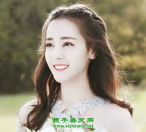 卷发公主头怎么扎 卷发公主头发型扎法