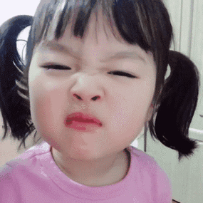 这位韩国小女孩权律二的表情包是怎么火起来的