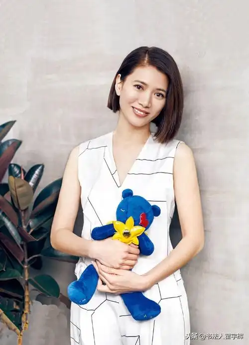 百变女郎,千禧梦中情人,金像影后袁咏仪11张美照欣赏