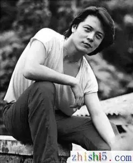 刘文正资料   刘文正,二十世纪七十年代台湾歌手,共获得三次"金钟奖