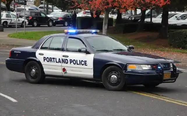 【car parking】俄勒冈州波特兰警车