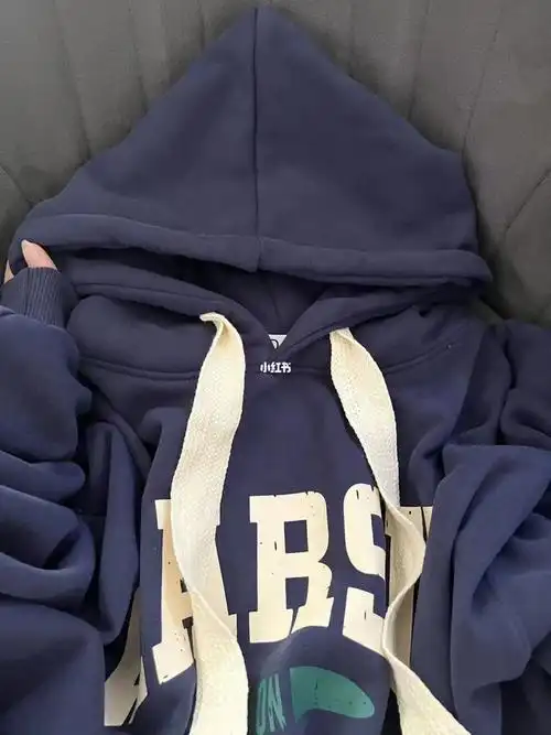 这款藏青色卫衣太好看了