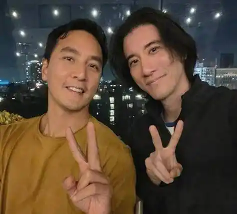 王力宏晒与吴彦祖合照,同框素颜显沧桑,刮掉胡子之后更帅气!