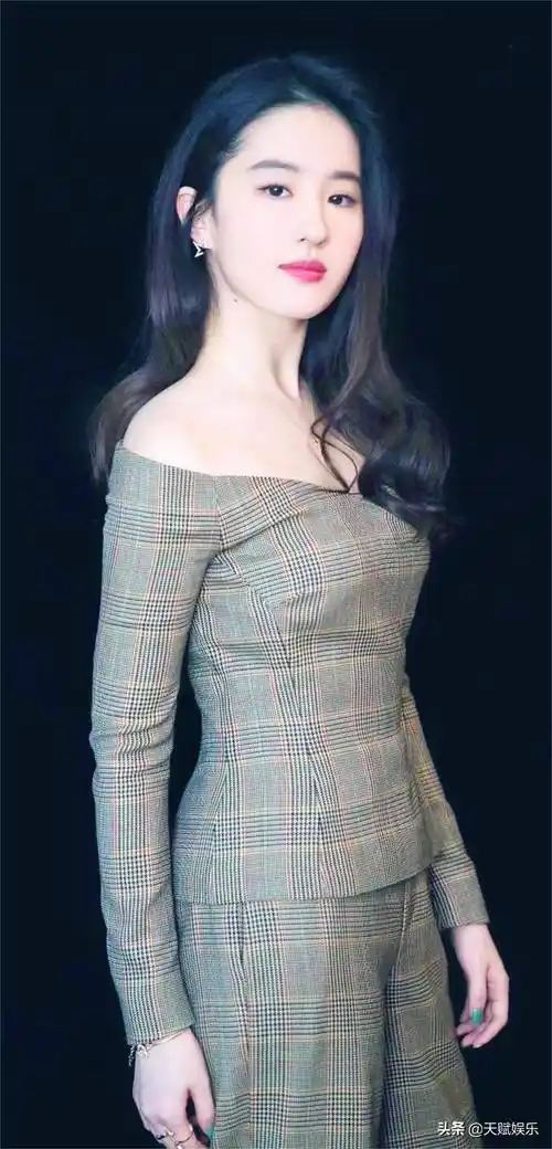 原创娱乐圈影视女演员歌手刘亦菲写真相片二