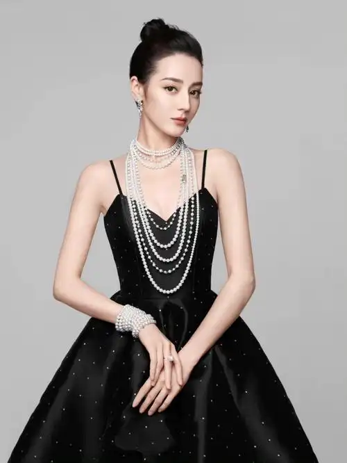 迪丽热巴黑色系①