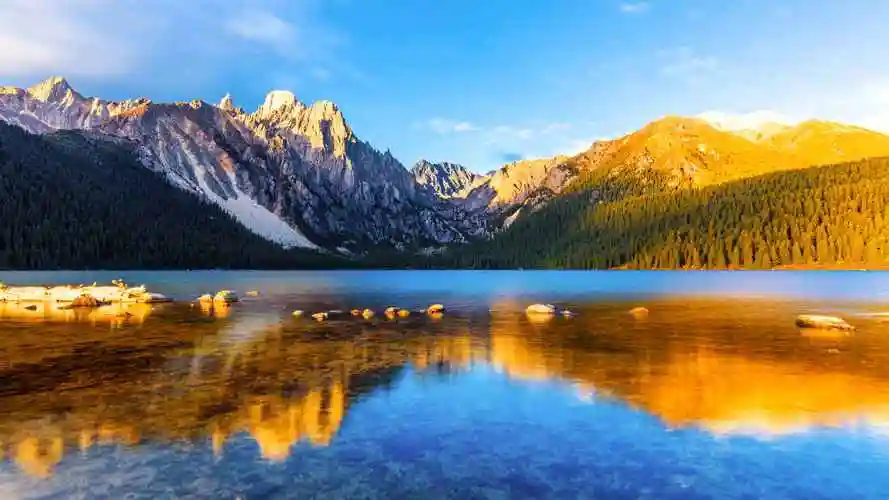 电脑桌面壁纸山水