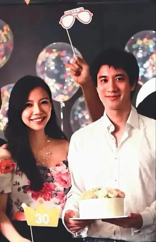 有人说刘亦菲并不漂亮被众人吹捧的王力宏在她旁边都黯然失色了