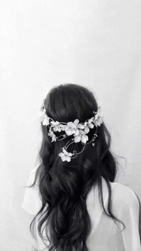 黑白 女头 背影