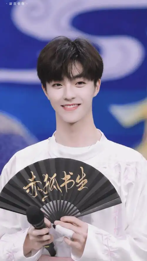 陈立农狐狸耳朵好可爱