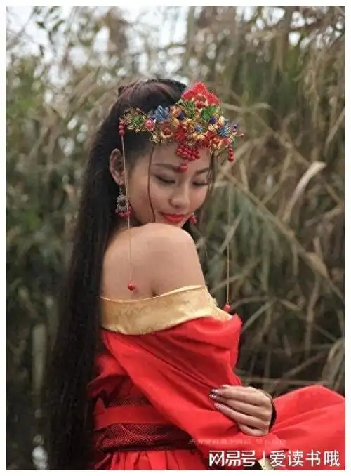 胸罩露点,花式泳衣,这些辣眼睛的戏,导演肚子里没一点墨水吗