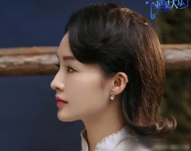 李沁饰演林徽因,民国旗袍装很有韵味,书卷气满满!