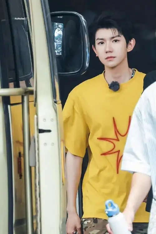 王源「环球人物王源说 2021年7月刊《野了的夏天》」