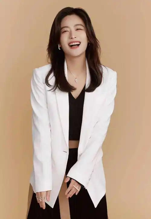 演员徐百慧:女知青专业户,出道18年0绯闻,38岁未婚未育很幸福