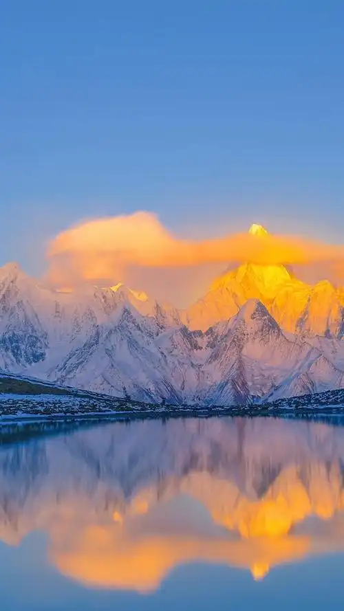 日照金山,愿刷到此视频的人,一生平安好运不断!