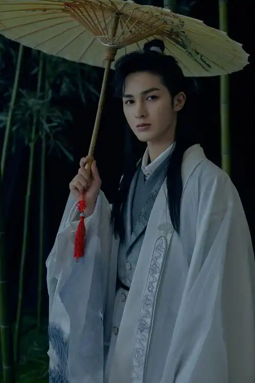 朱正廷古装造型