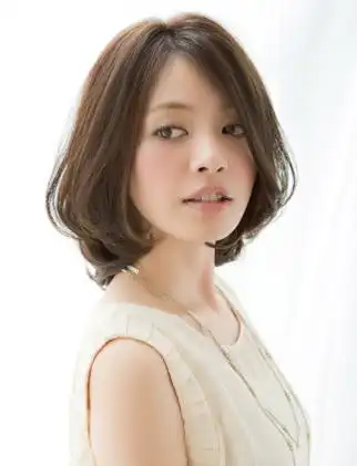 高颧骨菱形脸女生适合的短发发型