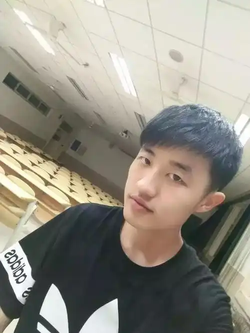 开朗,认真找对象匹配对象:身材偏瘦,颜值要高love250昵称:张其超产地