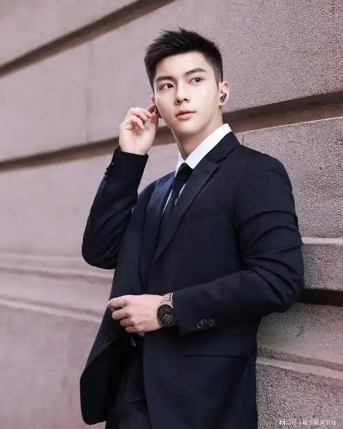 华为huawei选的男模特真正的中国模特脸蛋有气质