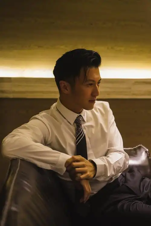 谢霆锋的新电影怒火重案真是帅炸了他的私服我们也能get三个小技巧