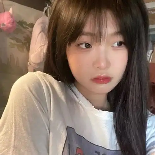 求这个漂亮姐姐的微博