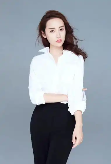 简介:吕一清新随性写真图片,分享一组吕一图片给大家,图中的明星图片