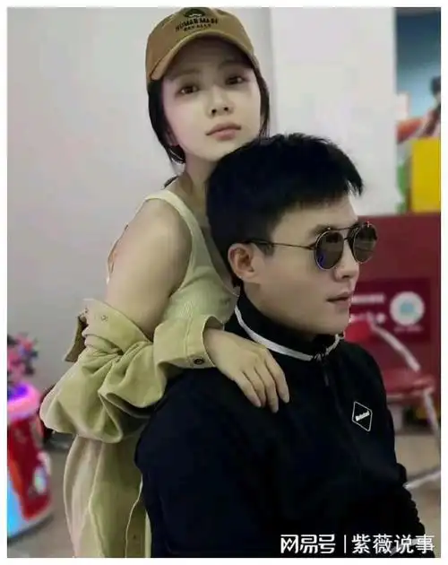 杜淳夫妇秀恩爱,王灿霸火力回怼!致网友:别拿恶评撩我