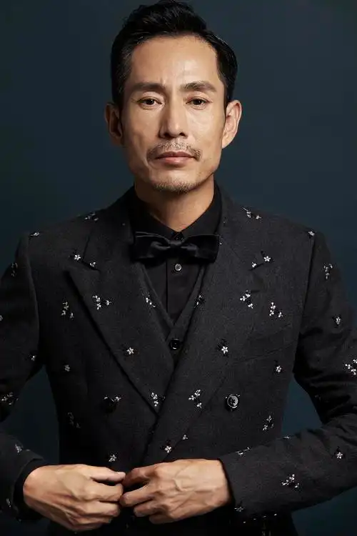 p>成泰燊(shēn),1971年6月12日出生于山西省吕梁市交城县,毕业于 a