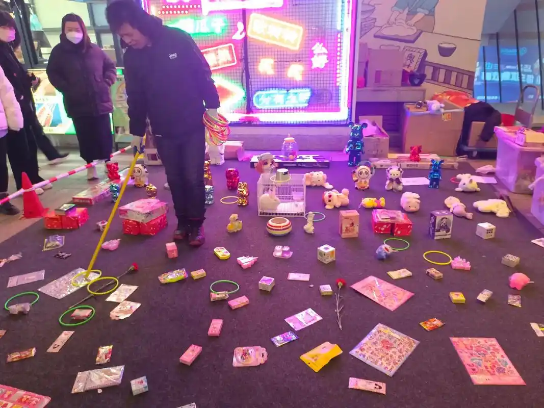 情人节套圈圈#图文伙伴计划 #情人节 #这也太可爱了吧 #兔 - 抖音