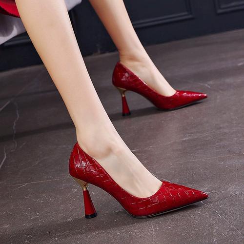 大东娅新款女2024夏季职业细跟尖头舒适不累脚单鞋网红漆皮高跟鞋