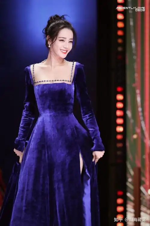 有没有迪丽热巴的神图分享呀