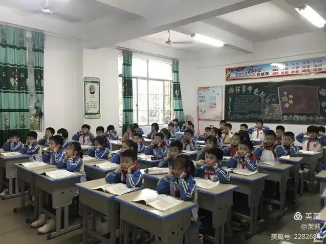 润德于心 化善于行一一那大中心学校第十五周星期二值日侧记