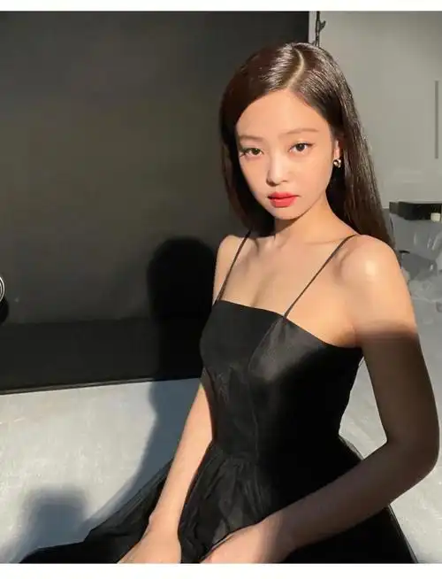 小心心哦94949494#jennie  #珍妮本博主亲自跟随ins真实更新