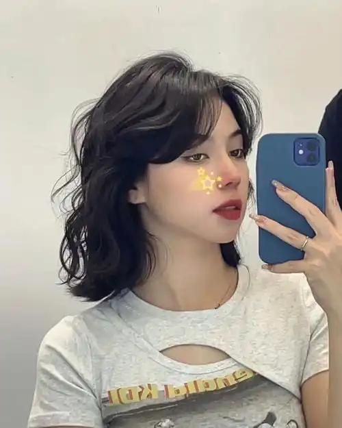 中短发烫发发型