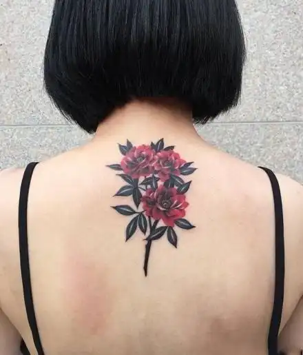 适合女生后背的唯美清新小纹身图案4