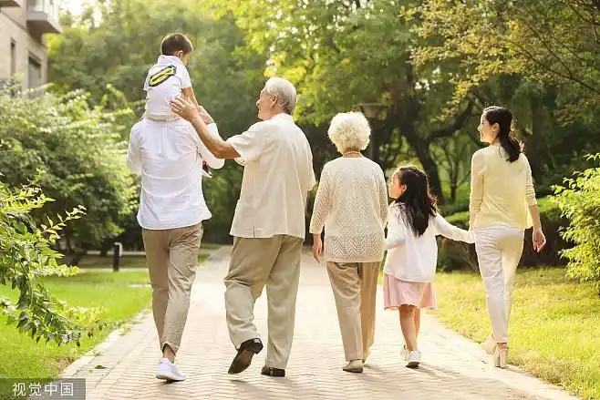 三代同堂一家人