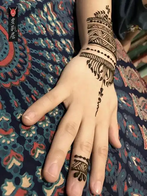 多彩居#海娜纹身#,地址:北京朝阳大悦公寓1号楼710室 电话