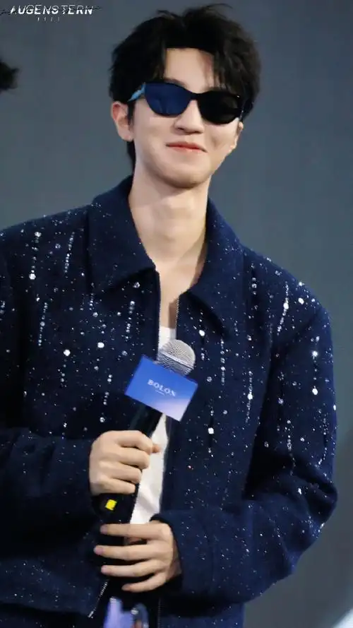 品牌全球代言人王俊凯##bolon王俊凯6周年#  这位酷boy90到底几岁?