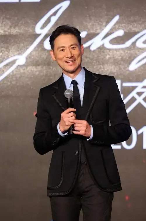 张学友因3年没有收入,卖掉3.6亿豪宅,"过气"香港明星有多惨?