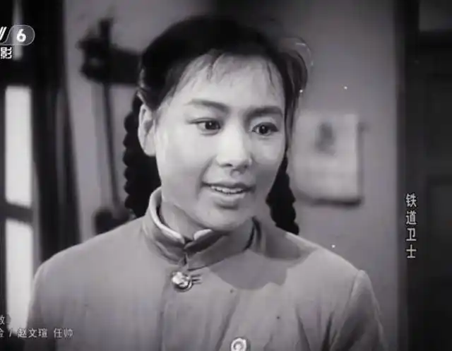 难忘电影《铁道卫士》:反特经典悬念丛生,女特务"王曼丽"89岁