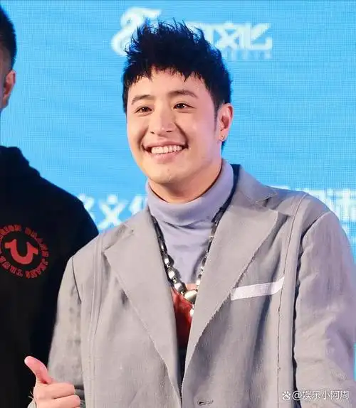 十年前开玩笑的潘玮柏,这次的确胖成了"杜海涛"