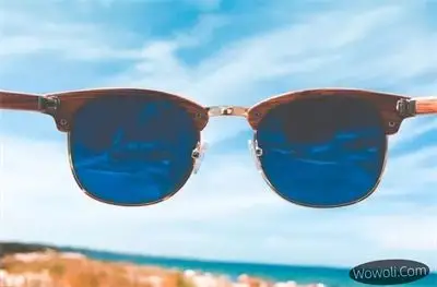 优质的偏光太阳镜镜片由七层光学材料组合而成,最外面第1层与第7层是