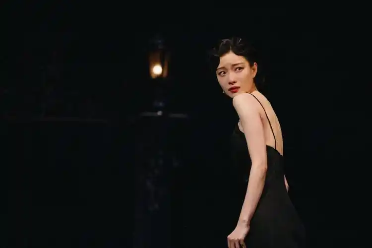 倪妮话剧《如梦之梦》剧照 尽显古典美