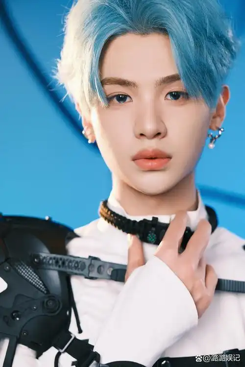 说真的 ,其实还蛮喜欢黄明昊贾想世界演唱会这个主题的 !