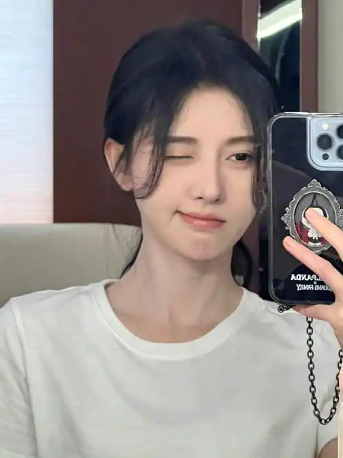 鞠婧祎五宫格live随拍##鞠婧祎素颜五宫格随拍