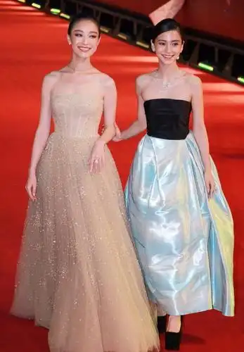 每年一度的颁奖典礼或者大盛典的明星聚会都是各家粉丝和网友们备受