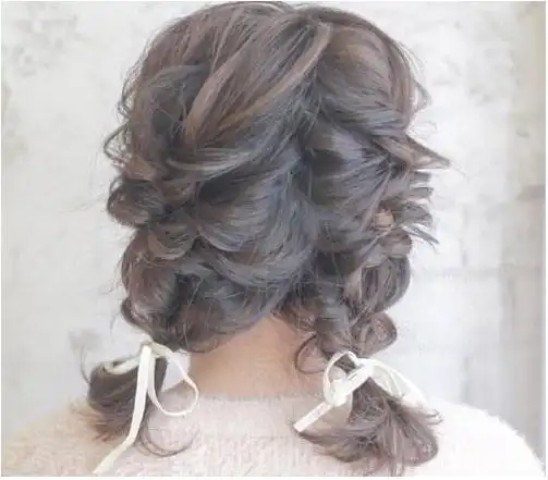 女生中长发双编麻花辫发型麻花辫发型和蜈蚣辫发型的区别,只有在真的