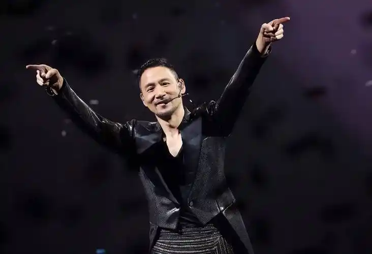 62岁"歌神"张学友:突发状况取消演唱会,被质疑"带病捞钱"?