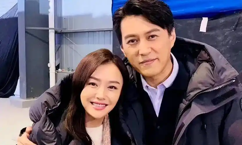 "隐瞒"我们41年,原来她就是靳东的亲妹妹,怪不得能够大红大紫_观众